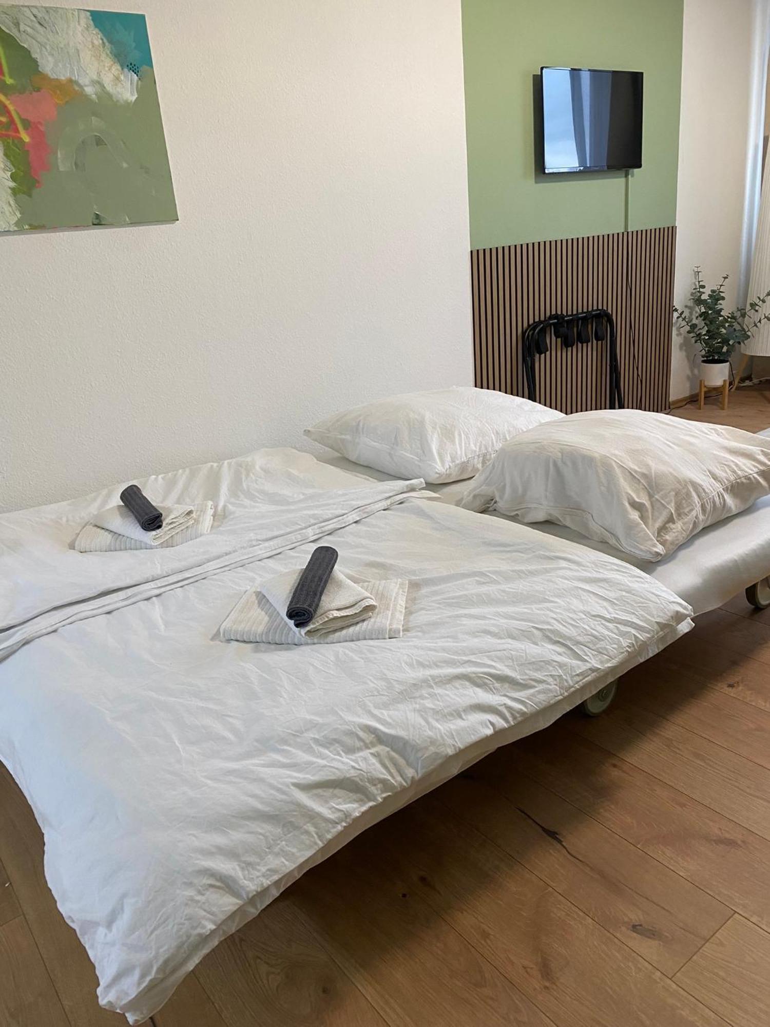 Schoenes Apartment Mit Parkplatz & 24H Checkin Keulen Buitenkant foto